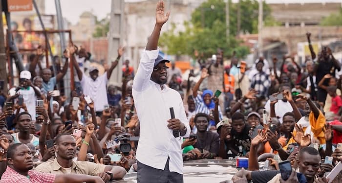 Sonko reprend la tournée des cartes d&rsquo;adhésion après le Magal