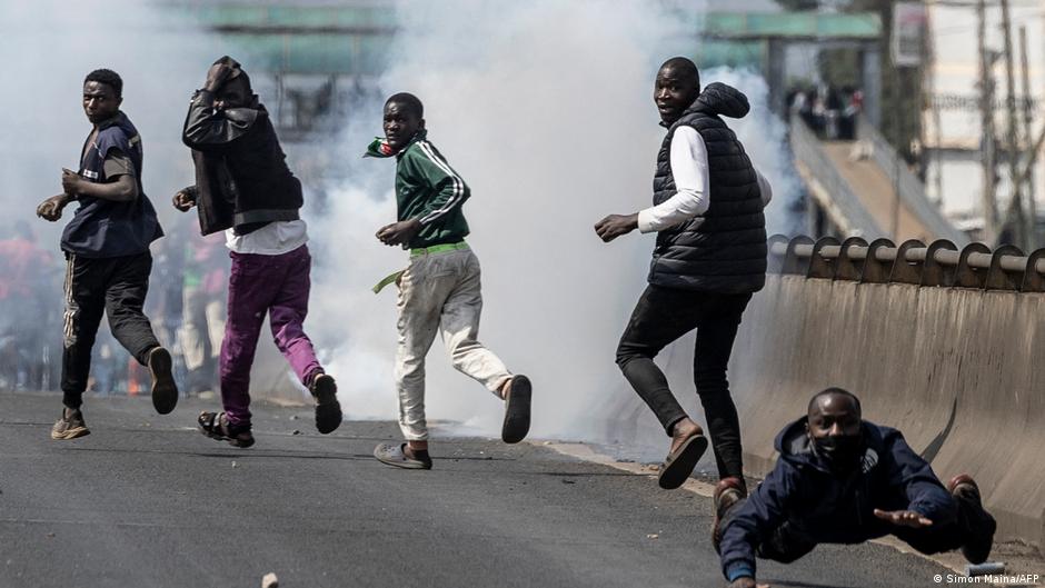 Démocratie africaine : entre reculs autoritaires et espoirs citoyens