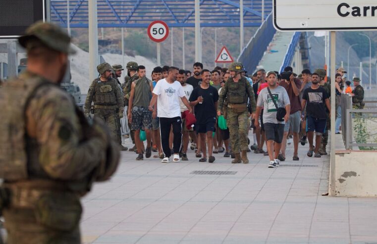 Maroc et Espagne s&rsquo;affrontent après l&rsquo;afflux de migrants à Ceuta