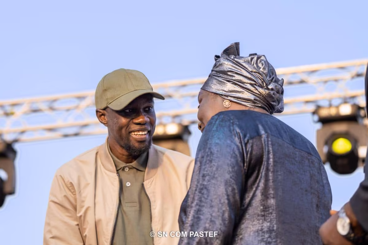 Aminata Touré s’exprime lors d’un rassemblement politique à Mékhé Village