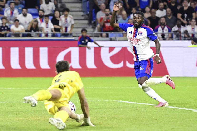 Ainsley Maitland-Niles au moment de son but face au Sparta Prague